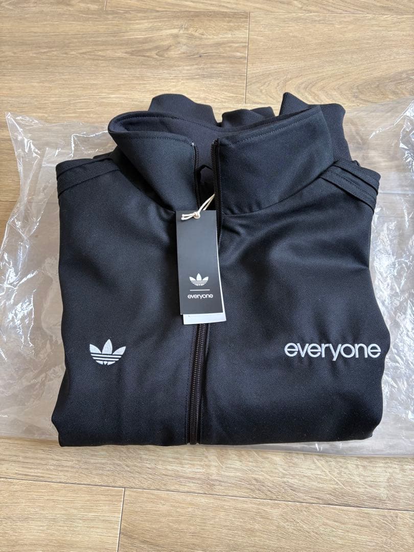 【新品未使用】everyone adidas セットアップ　上下 Mサイズ