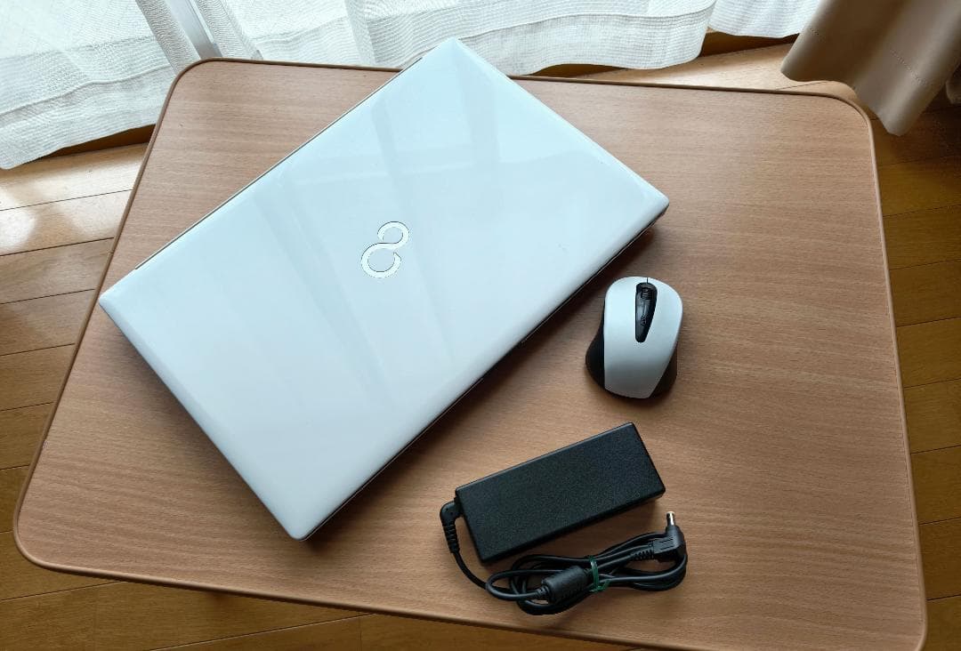 Fujitsu Lifebook高スペックノートパソコン