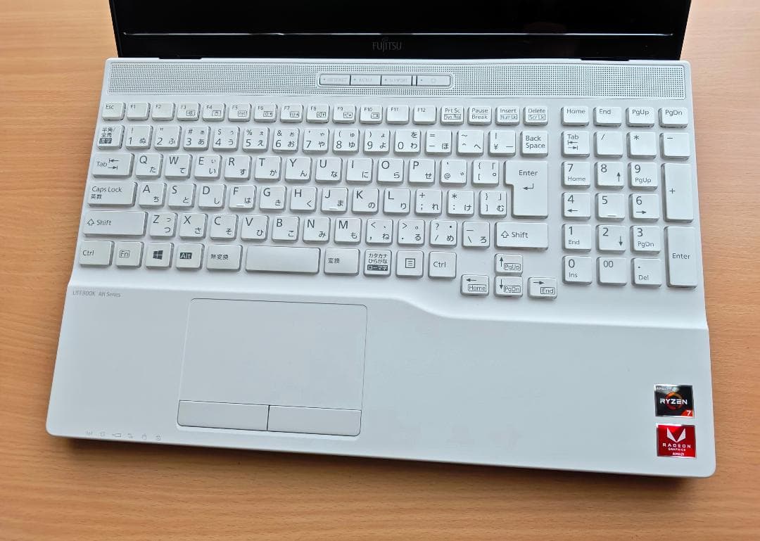 Fujitsu Lifebook高スペックノートパソコン