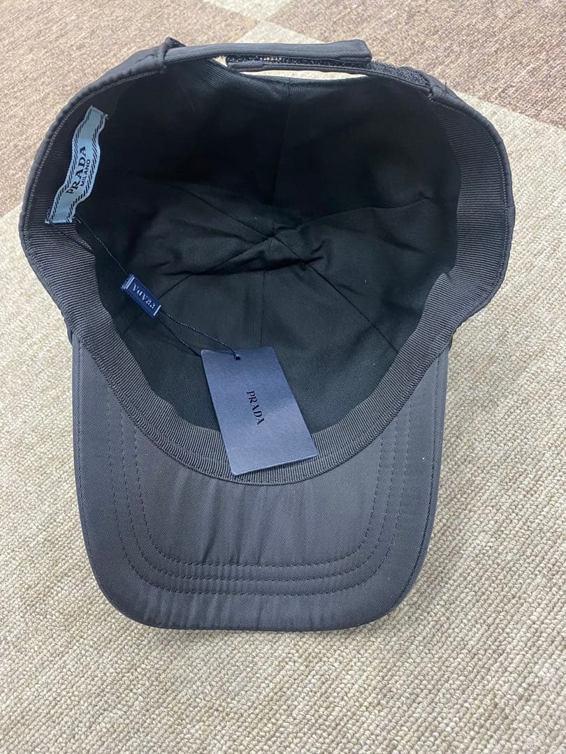 PRADA キャップ　ブラック