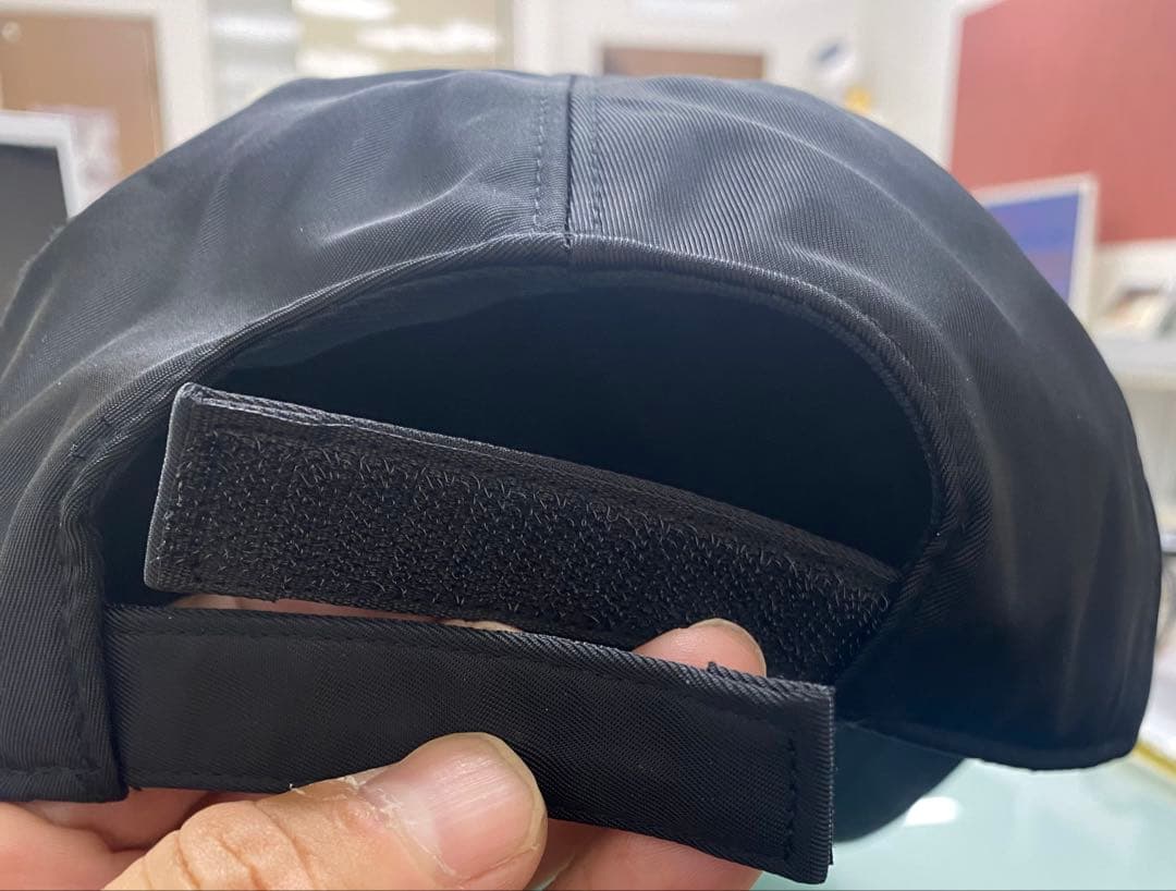 PRADA キャップ　ブラック