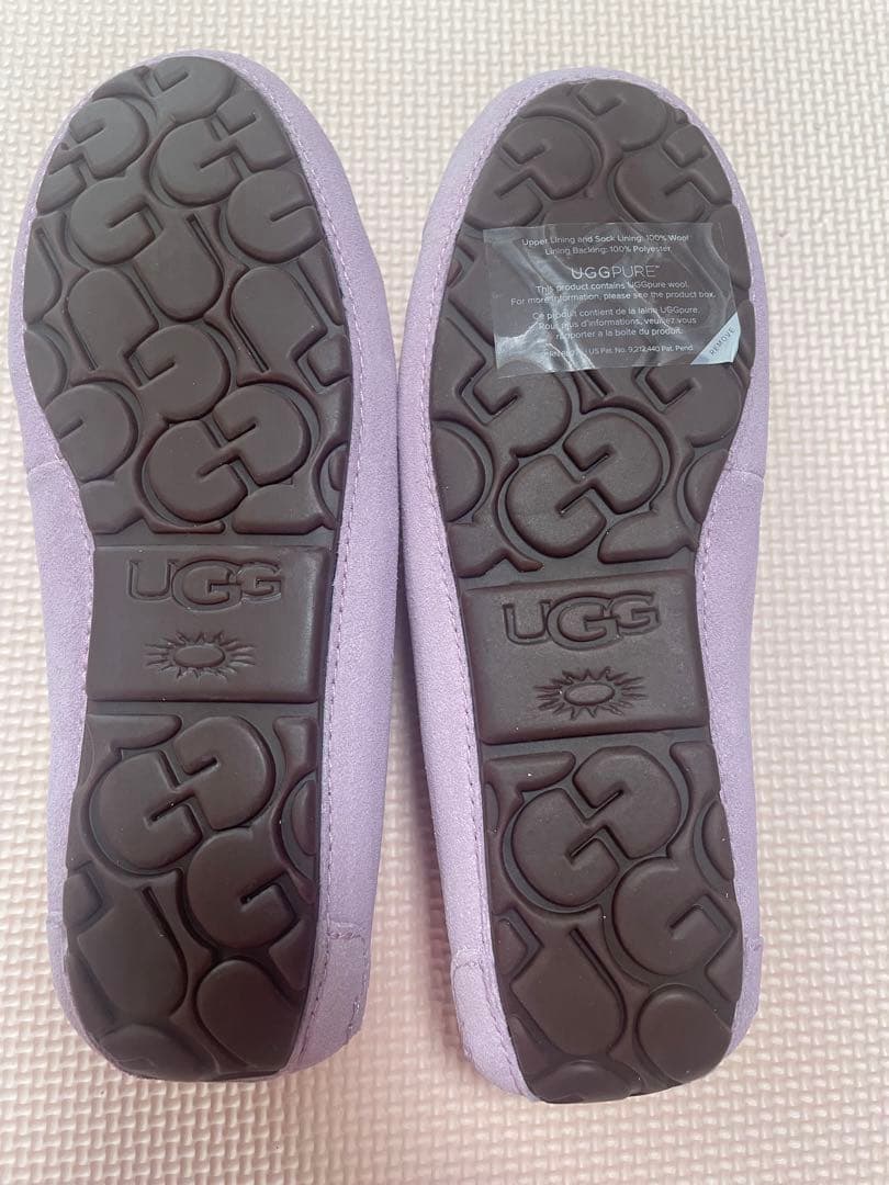 【新品】UGG モカシン シープスキン スリッポン 22cm