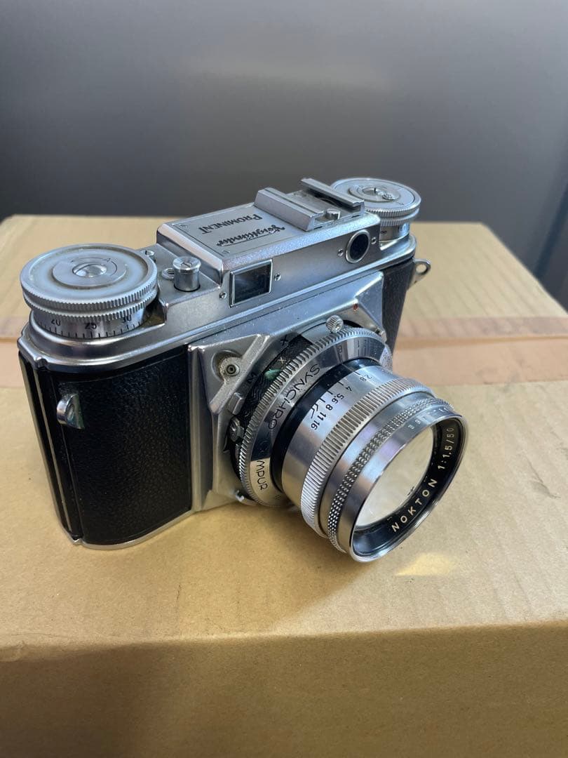 Voigtlander Prominent カメラ