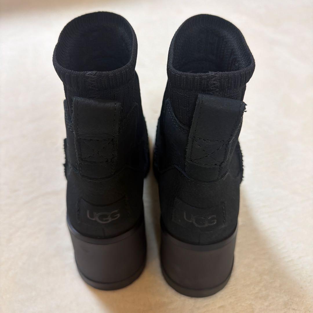 正規品　UGGモクシーチェルシー　23.5センチ