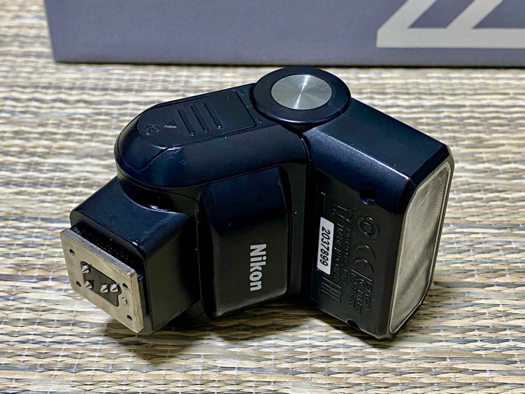 Nikon Z fcシルバーボディミントグリーンおまけでグリップとフラッシュ付き