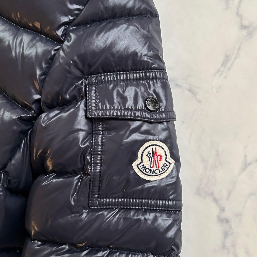 極美品 モンクレール モカ ダウンジャケット ワッペン ネイビー MOKA