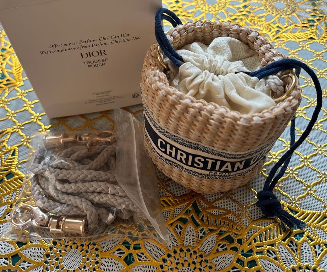 新品未使用箱付き　ディオール　ノベルティ　ストローポーチ ミニショルダーバッグ