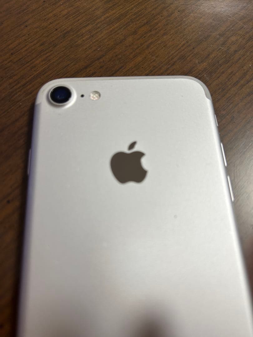 iPhone 7 32GB シルバー　SIMロック解除済