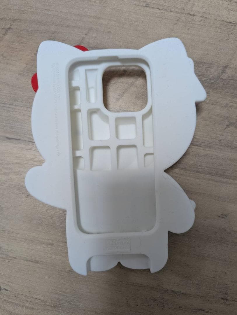 CASETiFY ハローキティ　限定　iPhone１５PRO