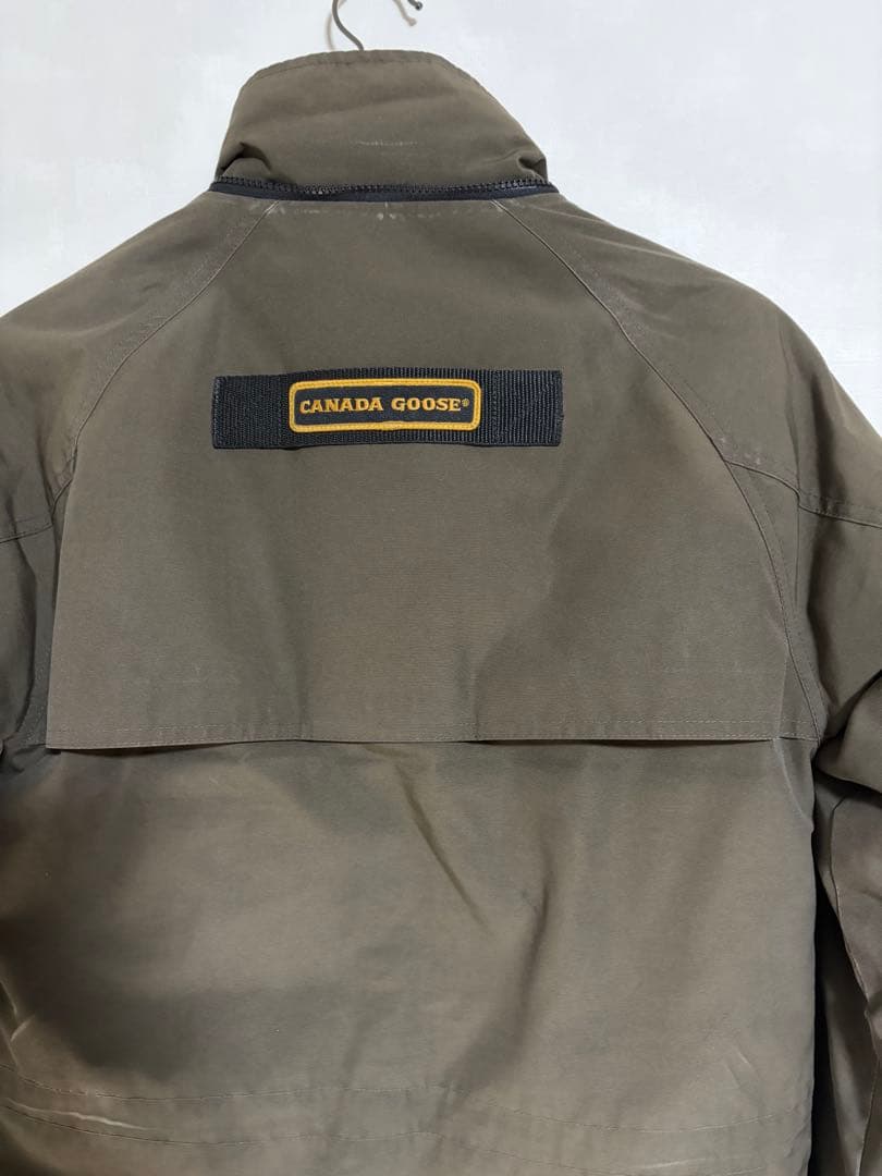   ダウンジャケット KAMLOOPSカムループス　カーキ