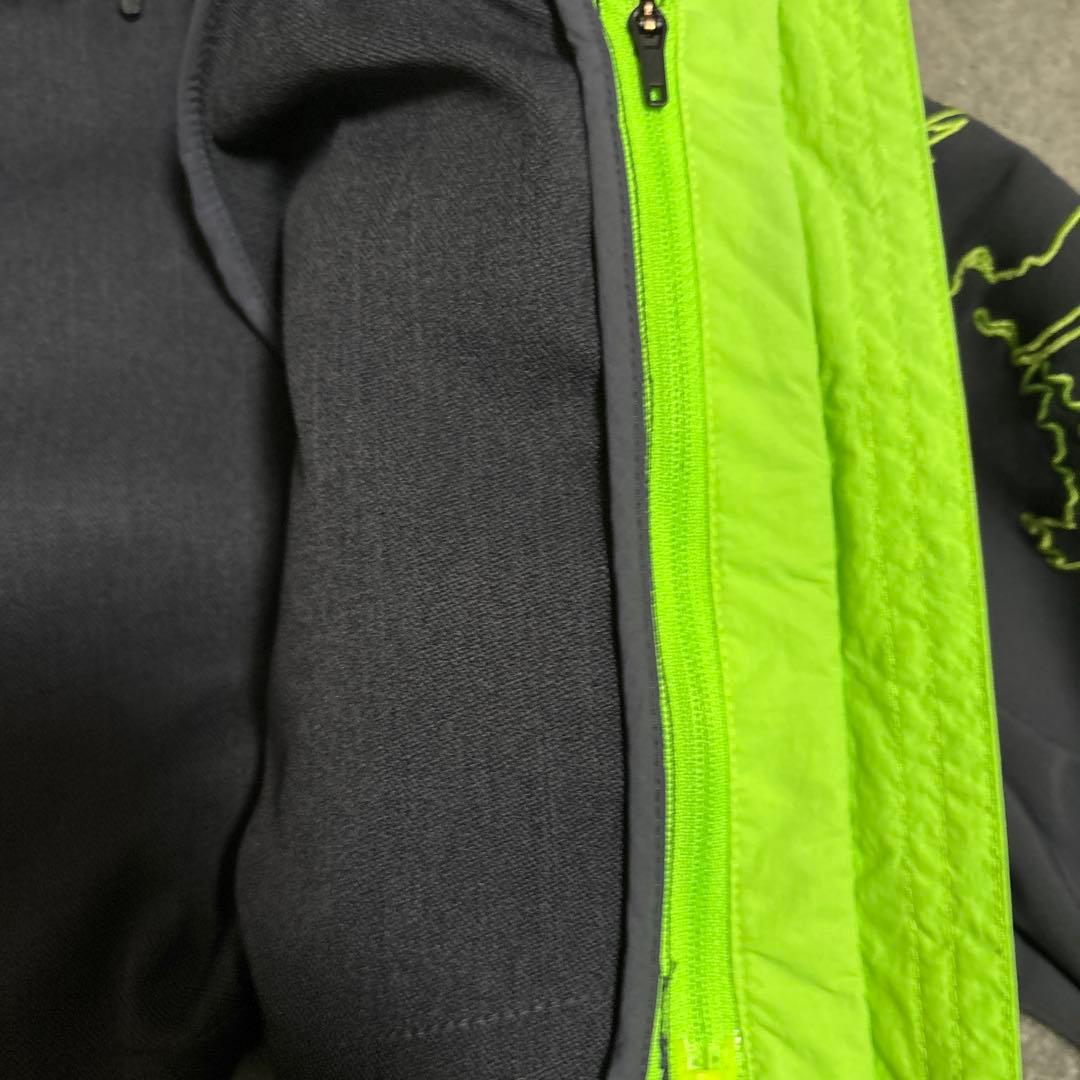 Oakley ライムグリーン ベスト