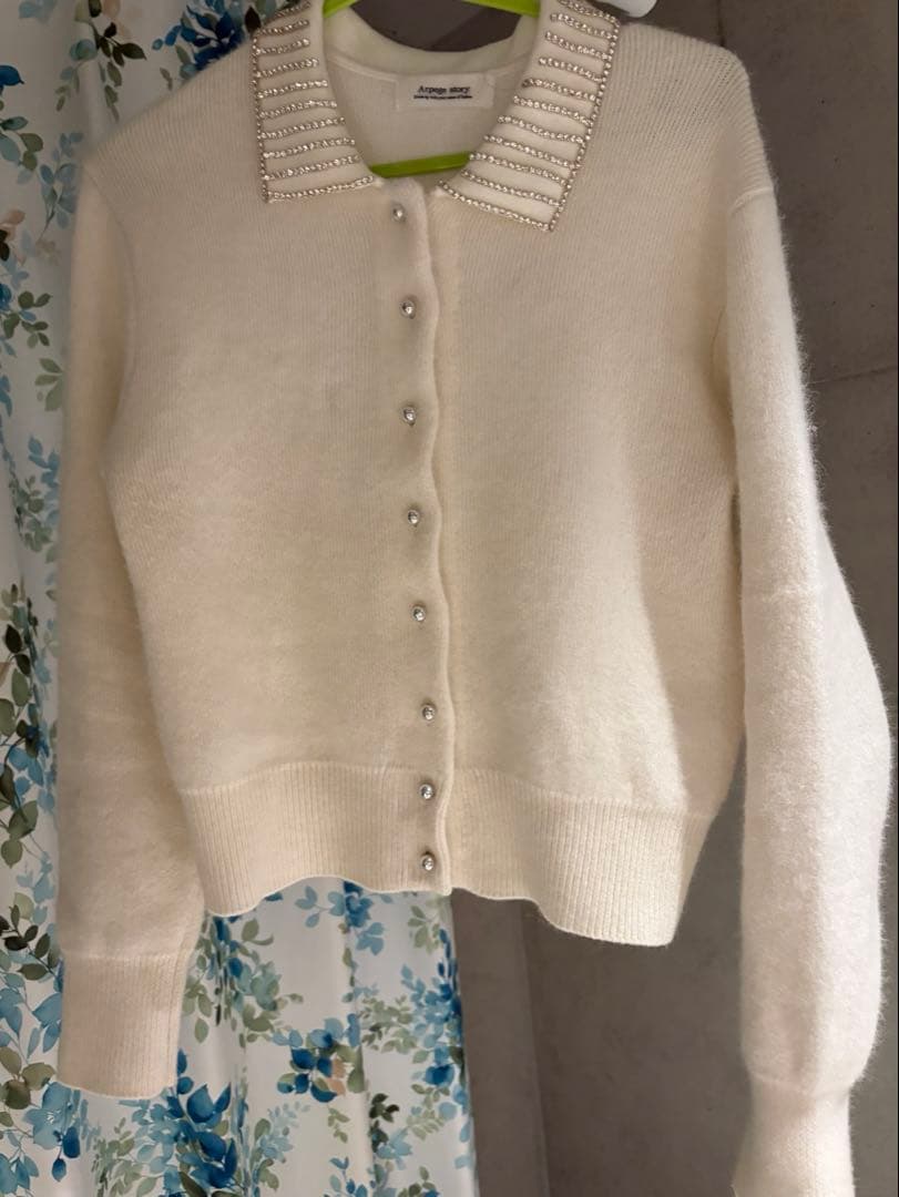 人気完売　Arpege story 衿ビジューカーデ