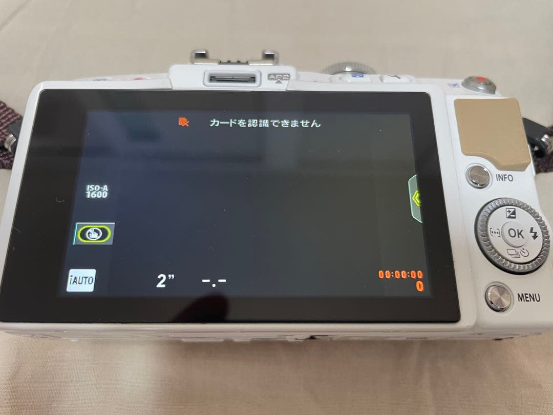 よ*ん様 オリンパス PEN Lite E-PL5 ダブルズームキット ホワイト