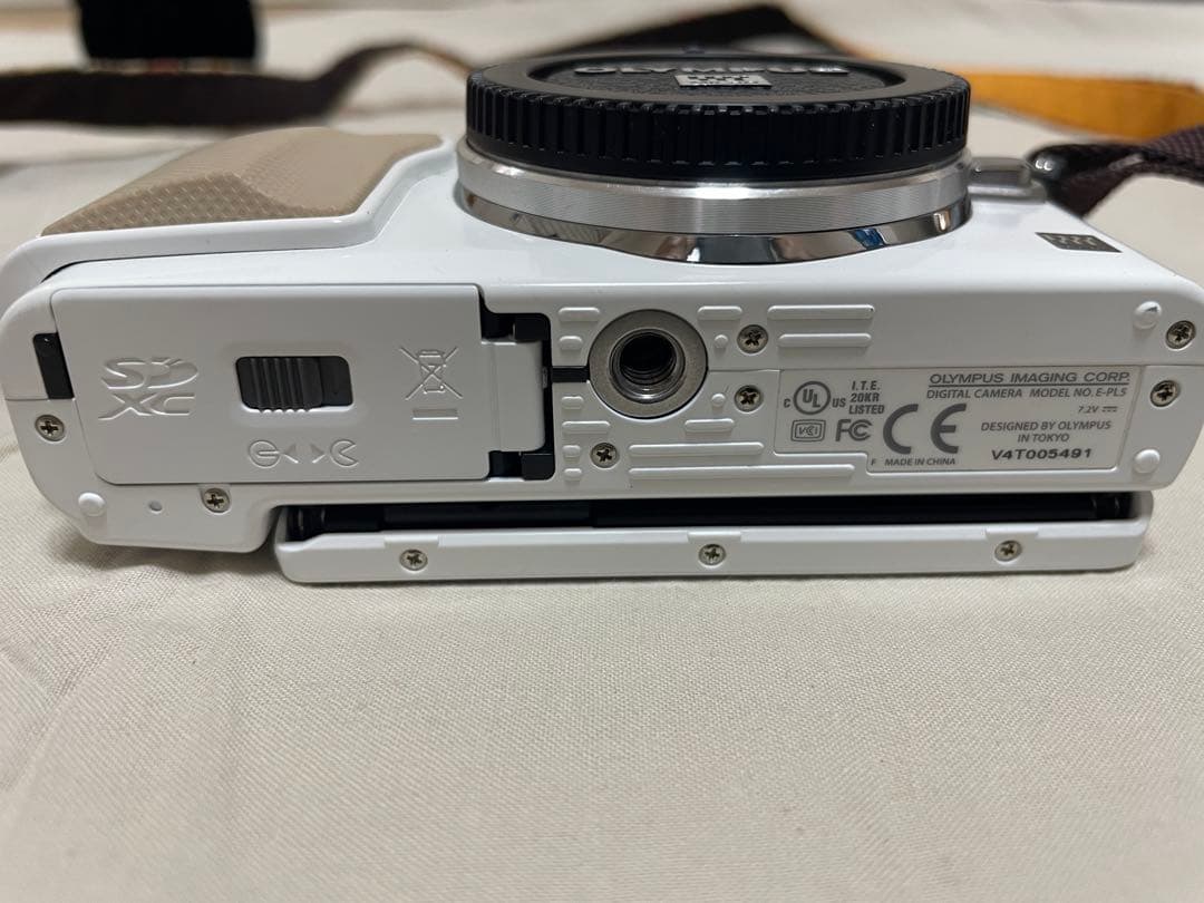 よ*ん様 オリンパス PEN Lite E-PL5 ダブルズームキット ホワイト