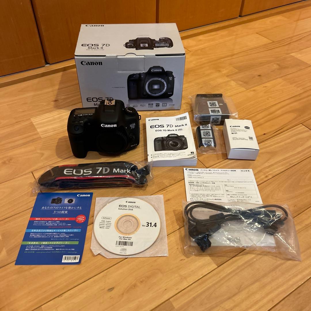 Canon EOS 7d markⅡ ボディ本体　おまけ本付き