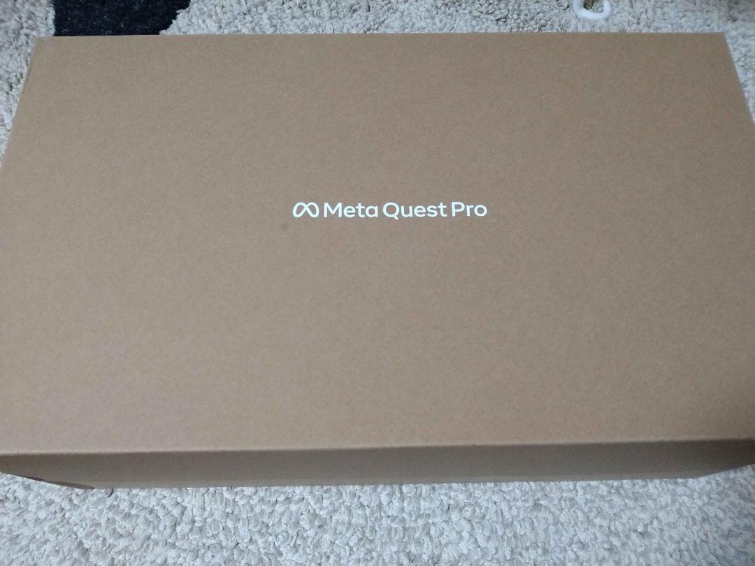  Quest Pro ヘッドセット