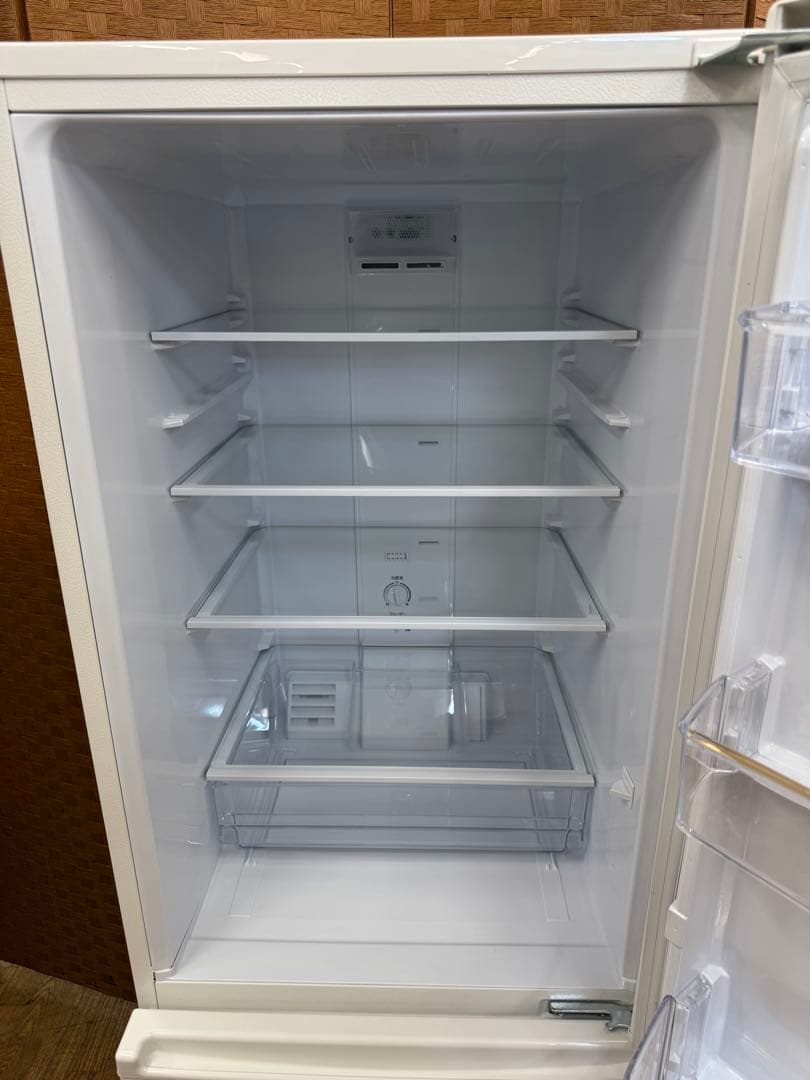 F009 超美品　AQUA ２ドア　冷蔵庫　201L 2022年　右開き