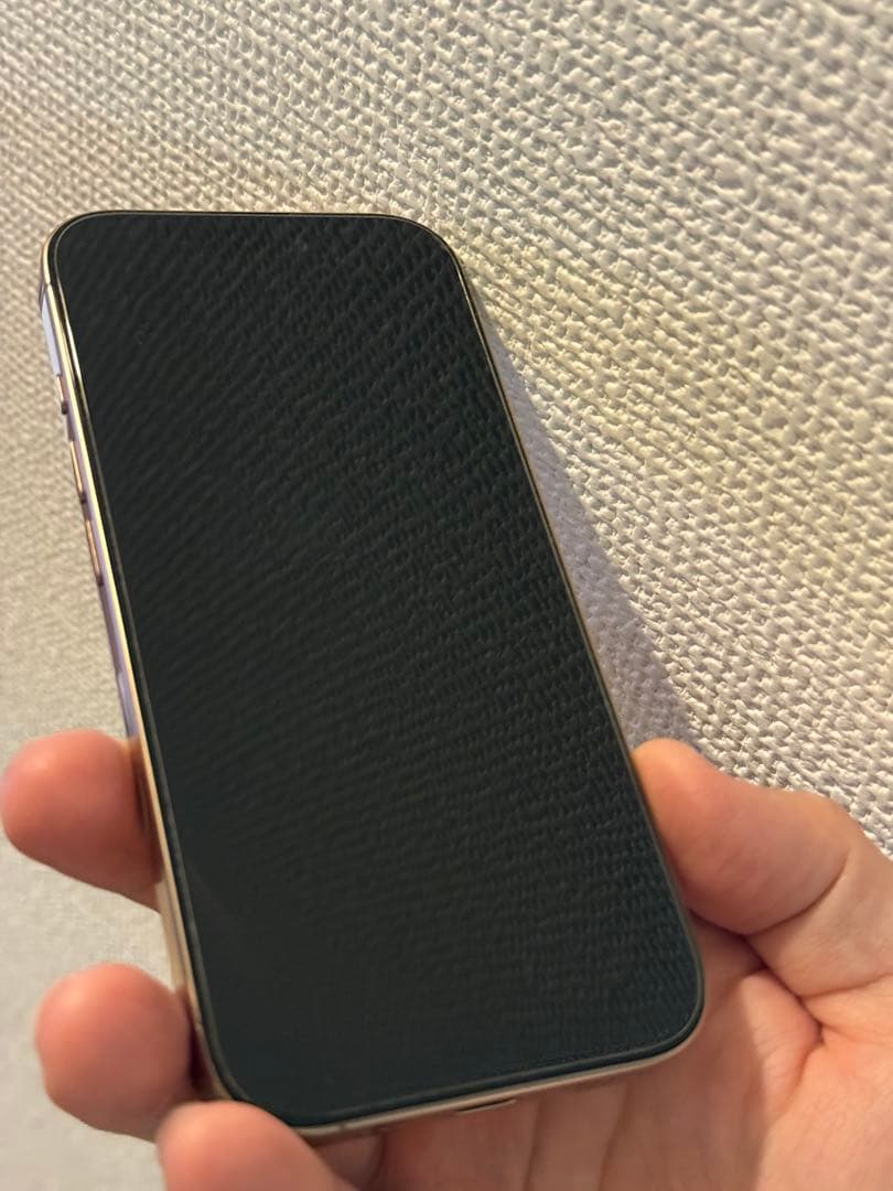 Apple iPhone 16 Pro デザートチタニウム 本体　256GB