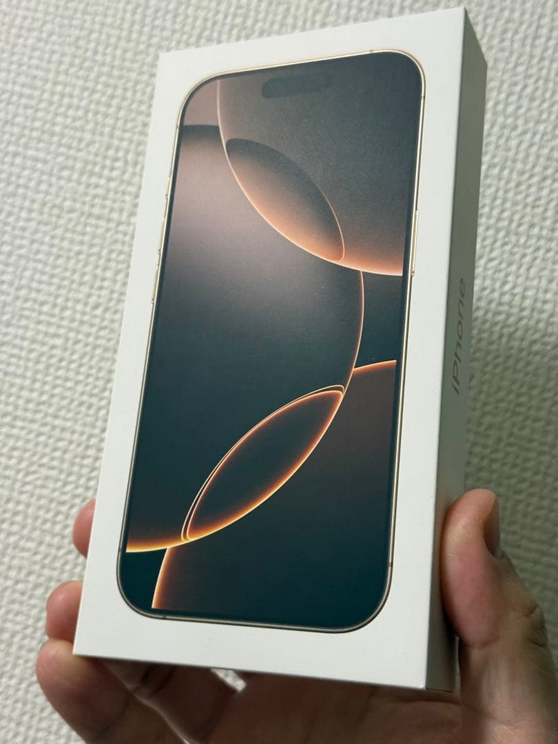 Apple iPhone 16 Pro デザートチタニウム 本体　256GB