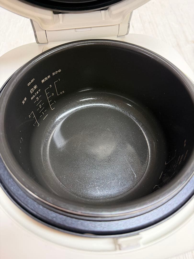 バルミューダ ザ・ゴハン 3合炊き 電気炊飯器 BALMUDA K08A-WH