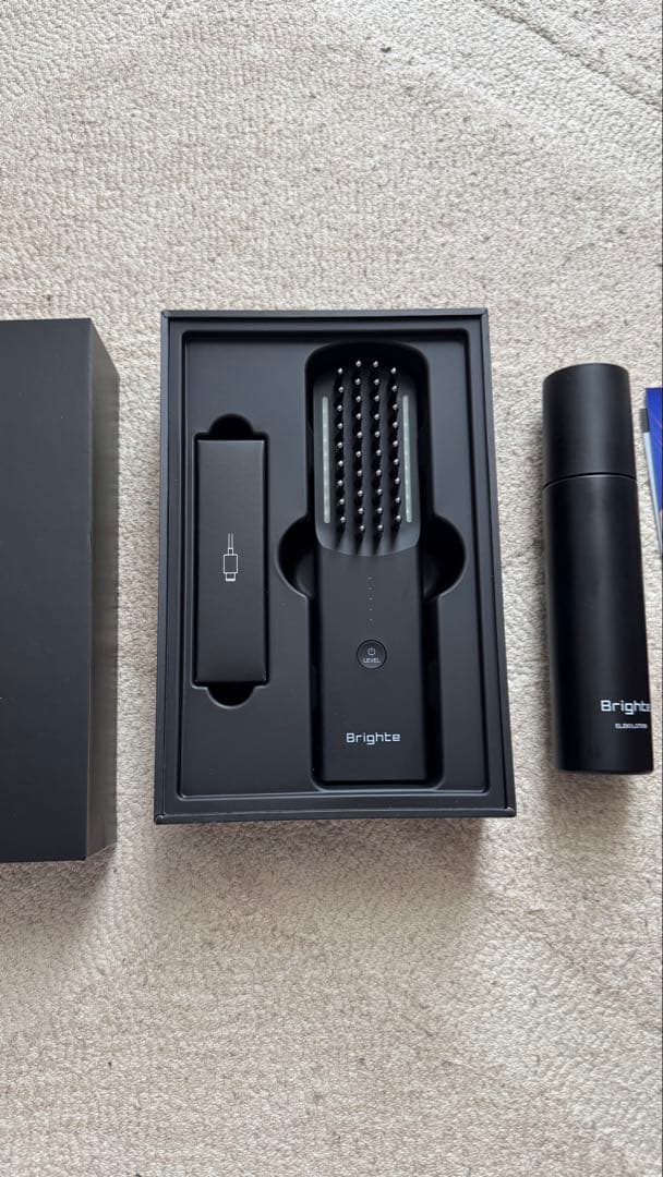 値下げ！ELEKI BRUSH 美顔器　専用化粧水付き　佐々木希