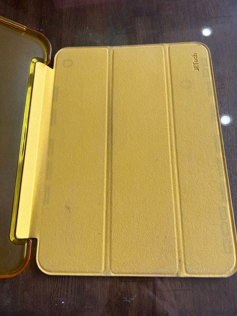 イエロー iPad 本体 　10世代　64GB　イエロー専用カバー付き　箱付き