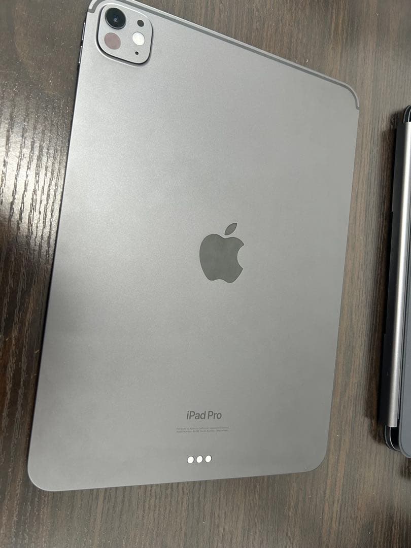 iPad Pro(M4)本体とMagic Keyboardセット