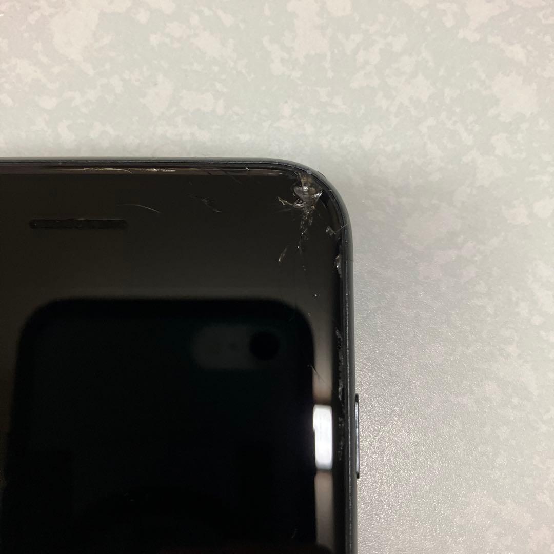 iPhone se 第二世代　64ＧＢブラック 画面ひびあり