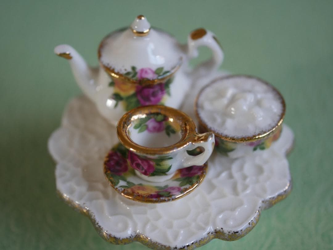 未使用ロイヤルアルバートオールドカントリーローズ ミニチュアセット付ティ―ポット