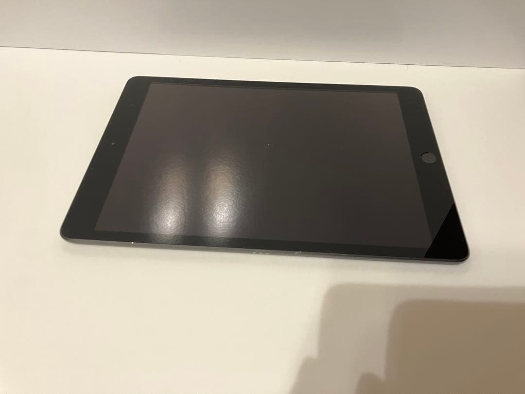 iPad (第8世代) A2270 スペースグレー 10.2インチ　カメラ故障