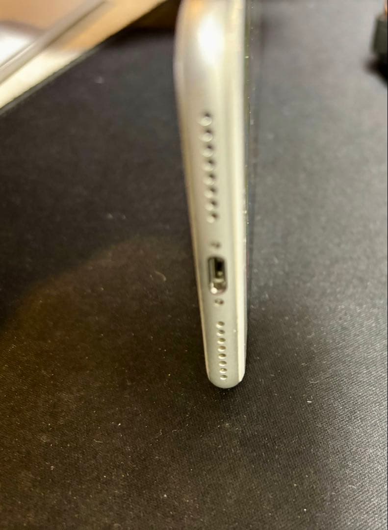 Apple iPhone 8 Plus 64GB 状態良好 ケース等おまけつき