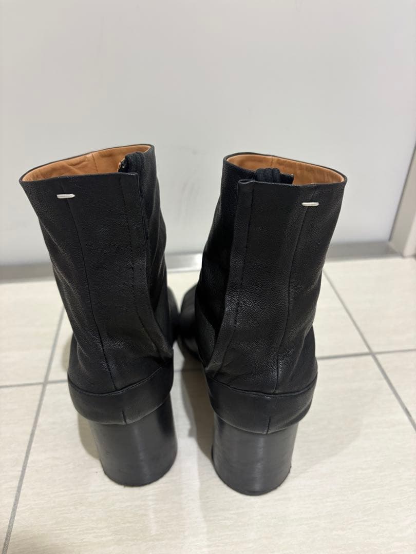 マルジェラブラックレザーブーツ サイドファスナー付き