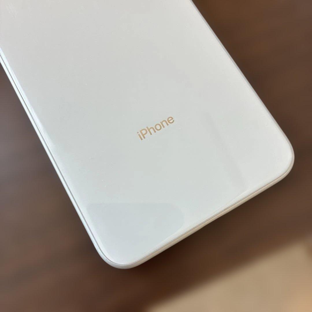 iPhone 8 Plus SIMフリー シルバー64GB 本体のみ