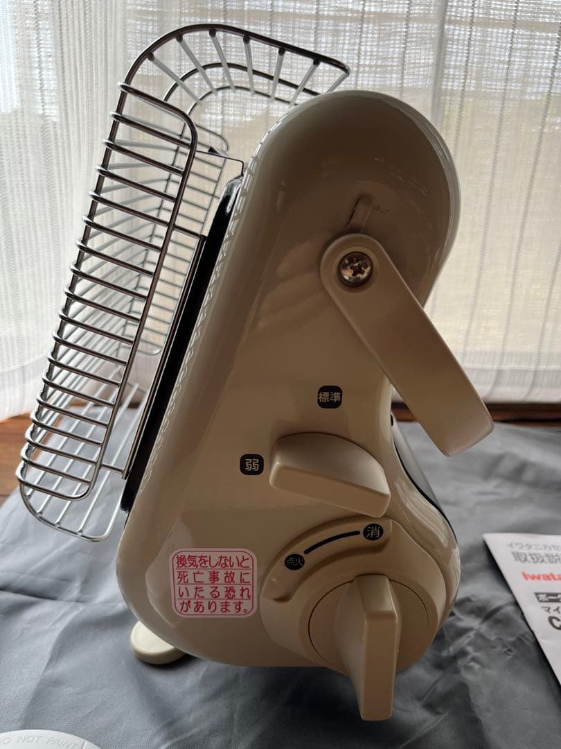 ほぼ新品マイ暖イワタニCB-STV-MYD3ガスストーブ、一酸化炭素チェッカー