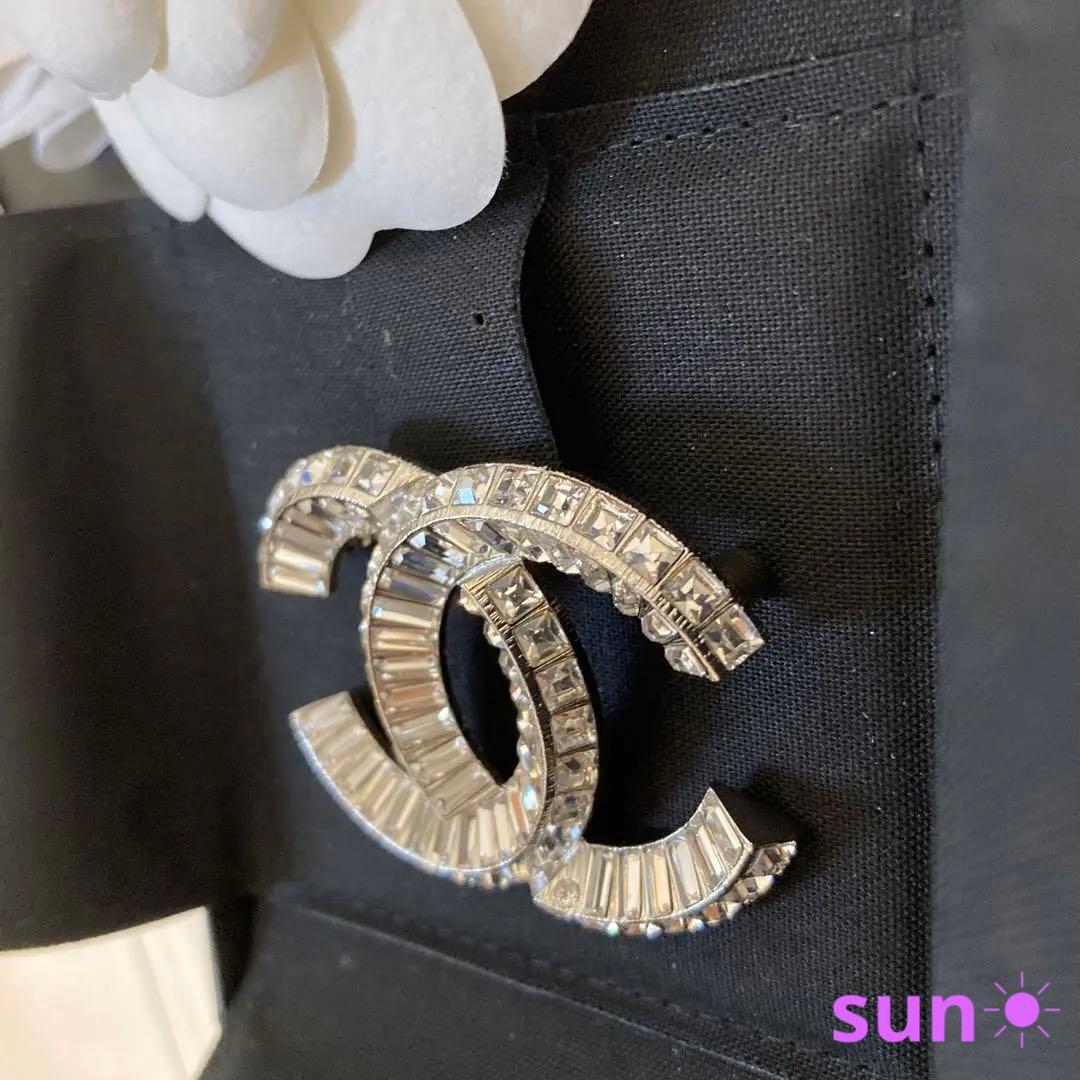CHANEL キラキラストラス定番ブローチ　新品　2022 aw