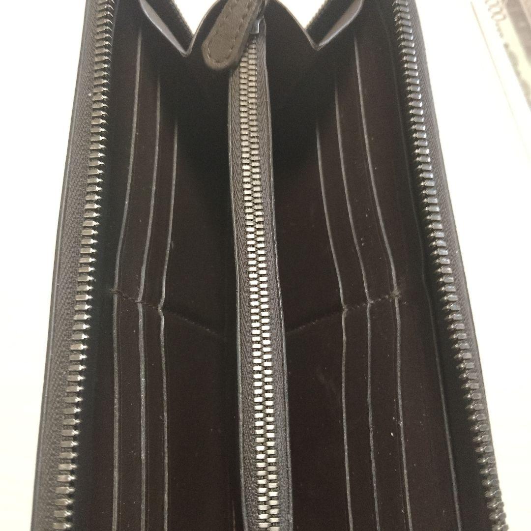 Berluti ベルルッティの長財布　ロゴマーク切れなし。