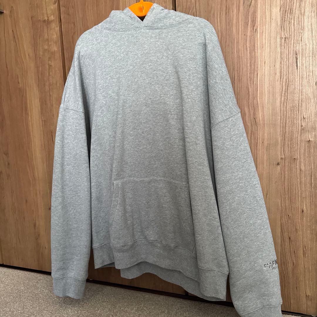 しょうた　essentials パーカー