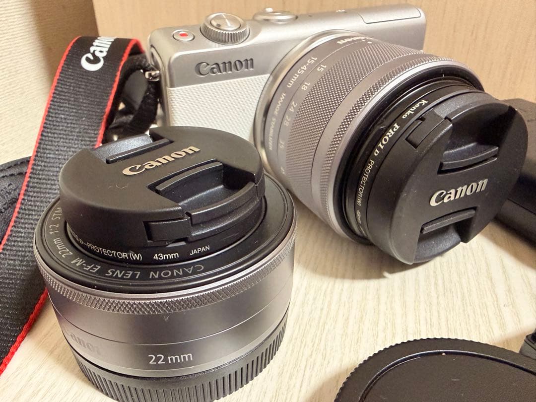 土日限定の価格　Canon EOS M100 ダブルレンズキット ホワイト