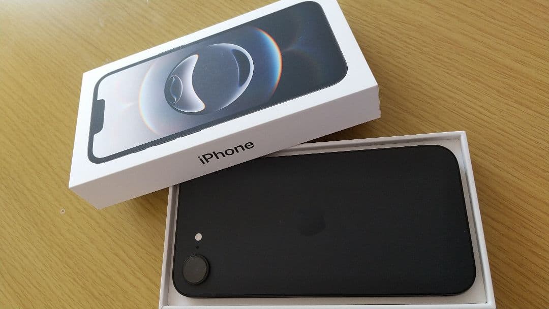 Apple iPhone 16e 128GB ブラック 本体