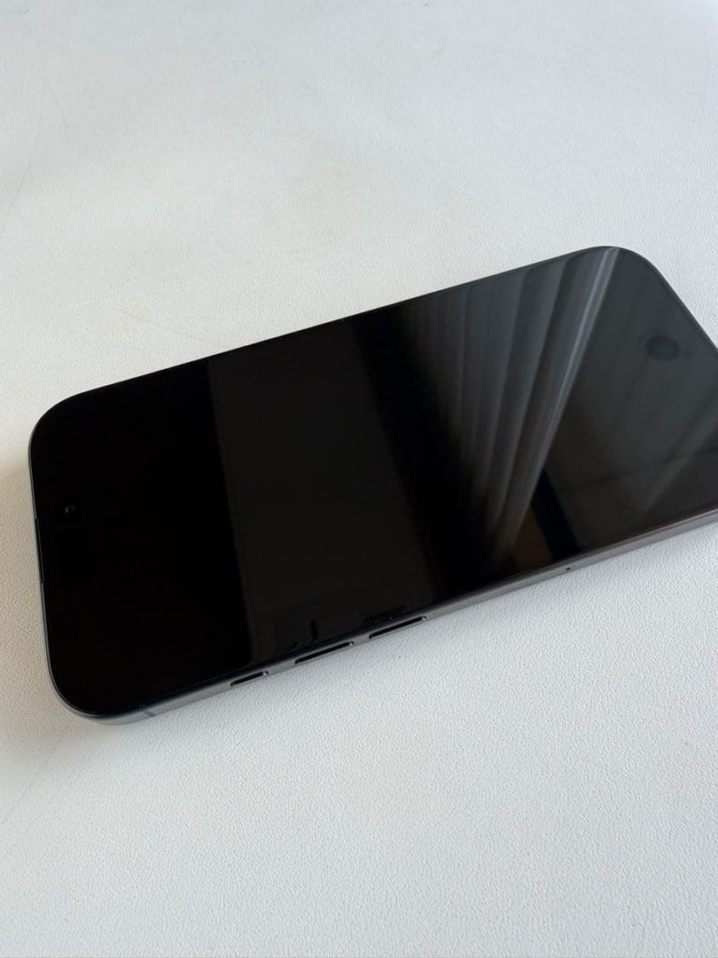 【超美品】iPhone 16 pro ブラックチタニウム 256GB