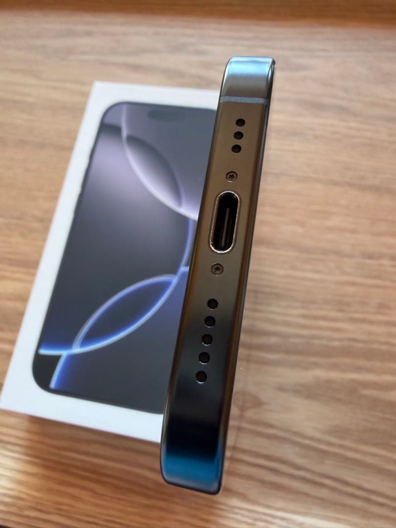 【超美品】iPhone 16 pro ブラックチタニウム 256GB