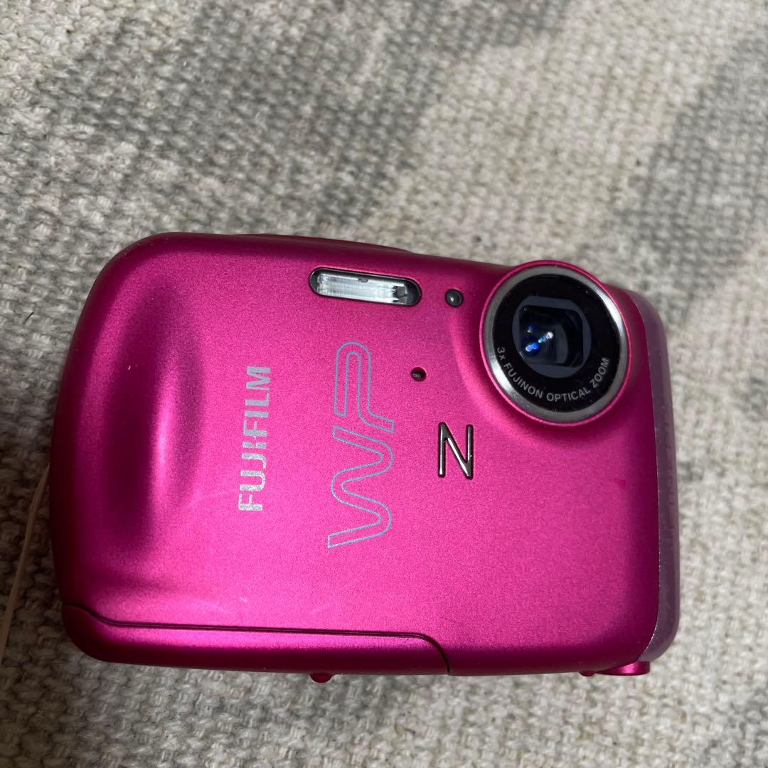 防水コンパクトデジカメ　Fujifilm FinePix Z33WP ピンク