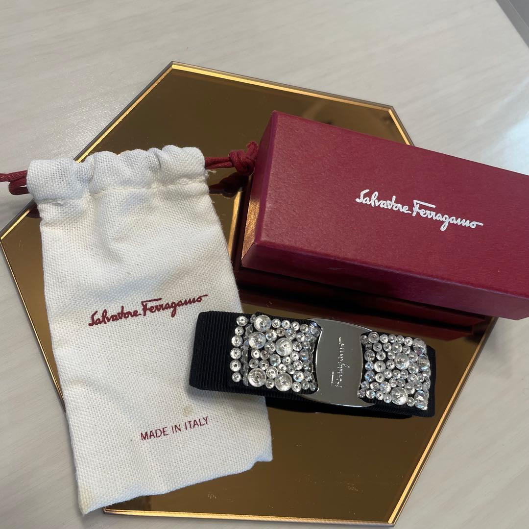 美品！フェラガモ　ヴァラリボンバレッタ　ビジュー