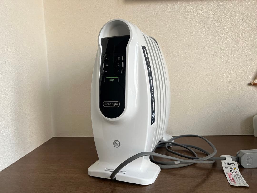 【美品】小型オイルヒーター/デロンギ NJ0505E