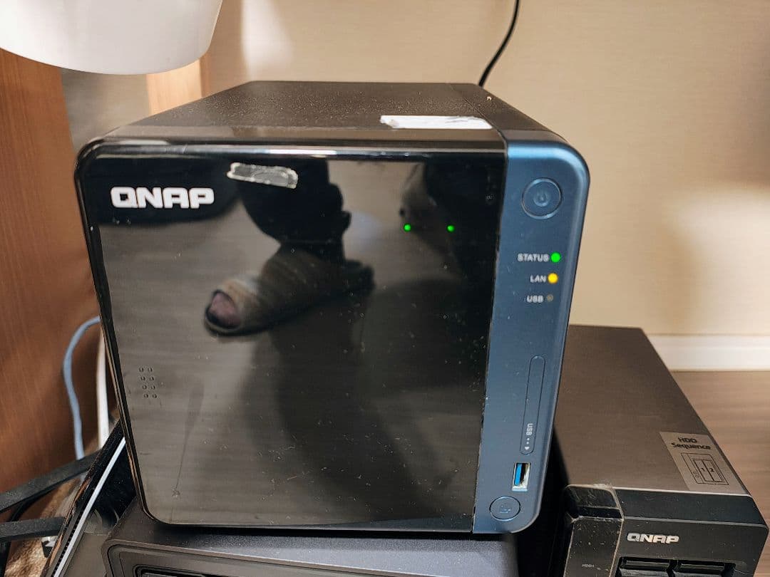 動作品　QNAP TS-453be NAS 本体 メモリ16GB拡張済み