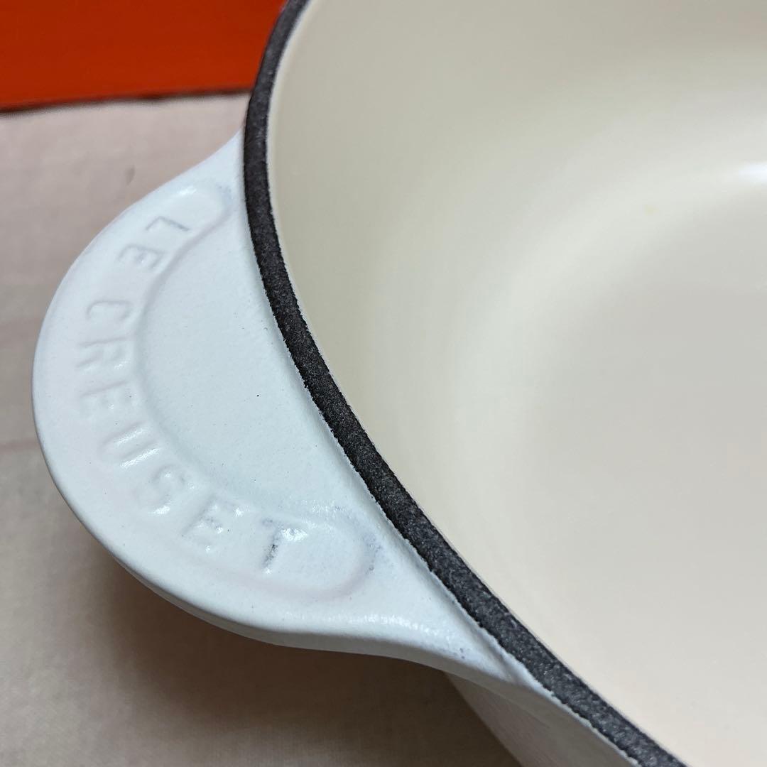 ルクルーゼ　ソーシエ 21cm オリーブ ブランチレリーフ コットン