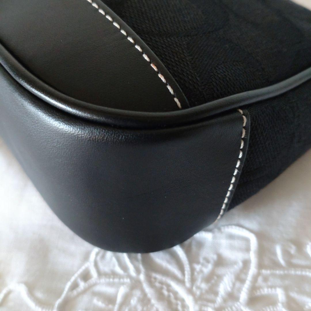 コーチCOACH　　　　　　　　　　　　　小さなハンドバッグ美品