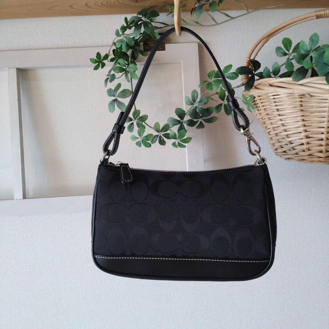 コーチCOACH　　　　　　　　　　　　　小さなハンドバッグ美品