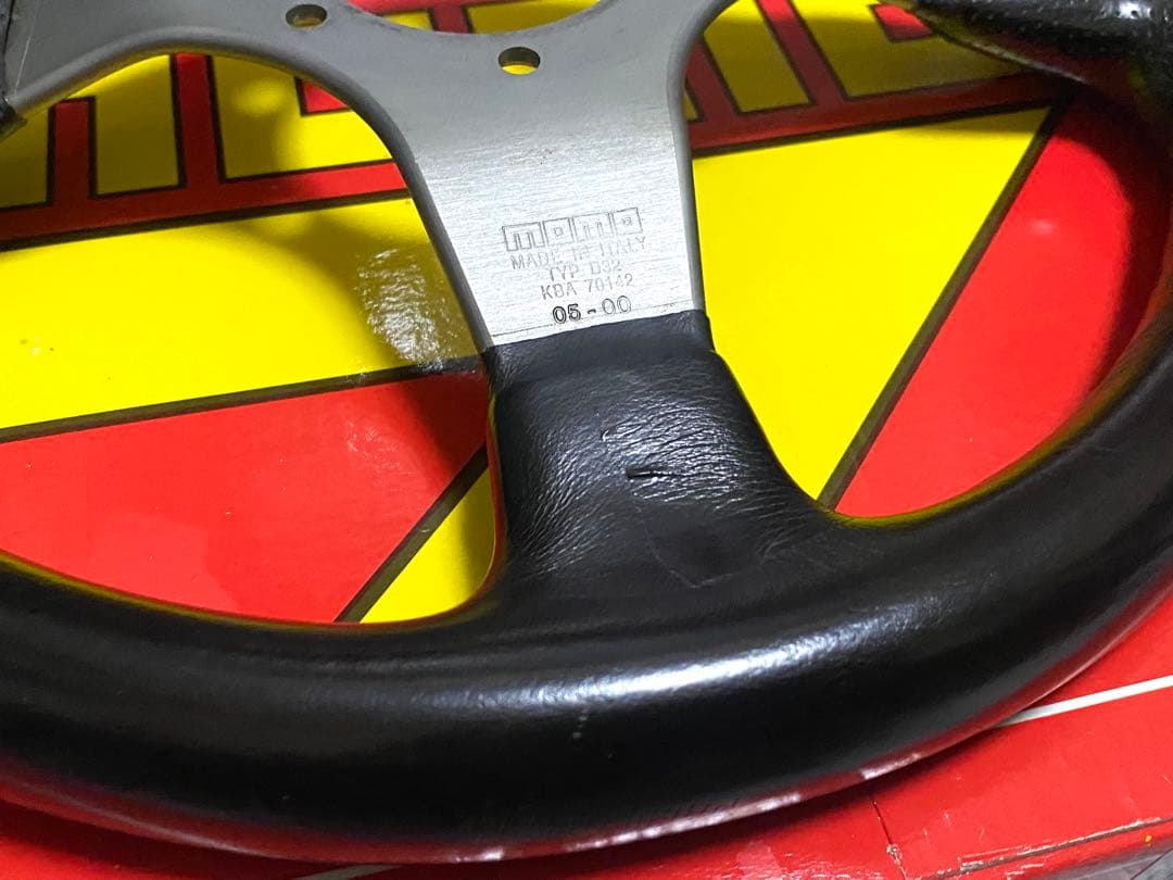 MOMO RACE ステアリング 32Φ 小径　即決大歓迎　即納◎