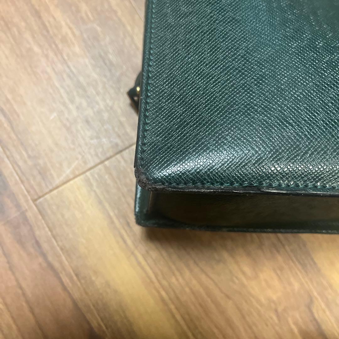 Louis Vuitton タイガ　グリーン　ビジネスバッグ